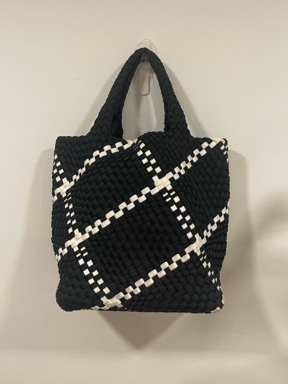 Black & White Woven Tote Bag - Chic Everyday Carry